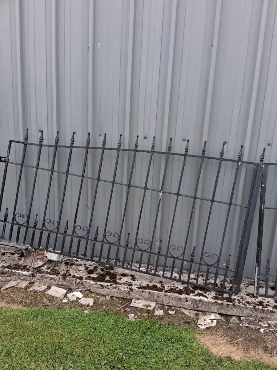 Gates - Image 3