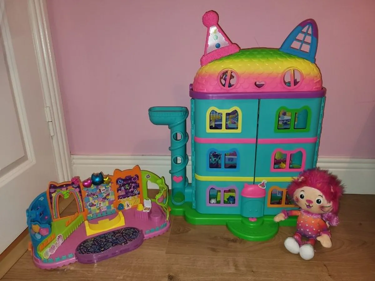 Gabbys Dollhouse Celebration House - Image 1
