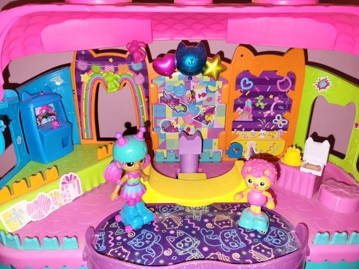 Gabbys Dollhouse Celebration House - Image 3