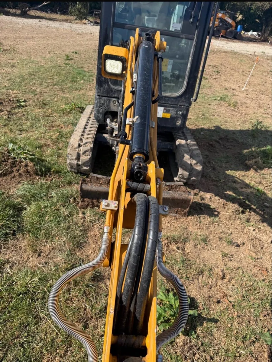 Sany SY18 Mini Excavator - Image 2