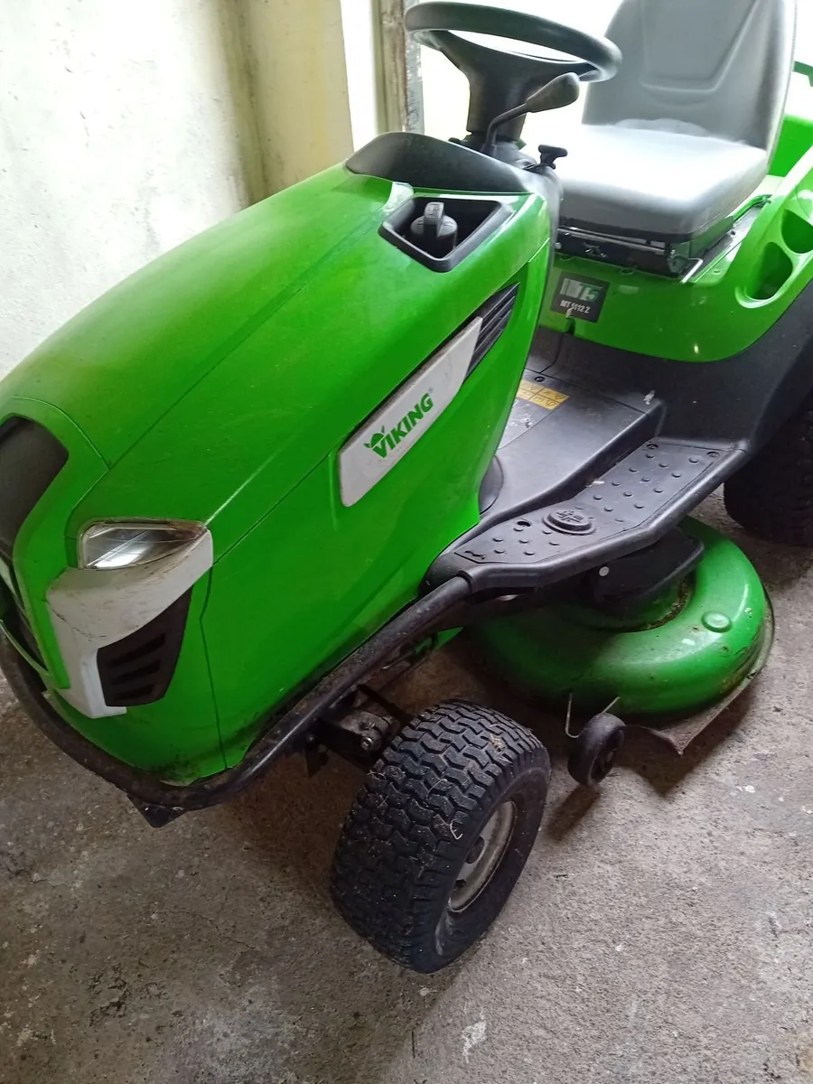 Ride on Lawnmower - Image 1