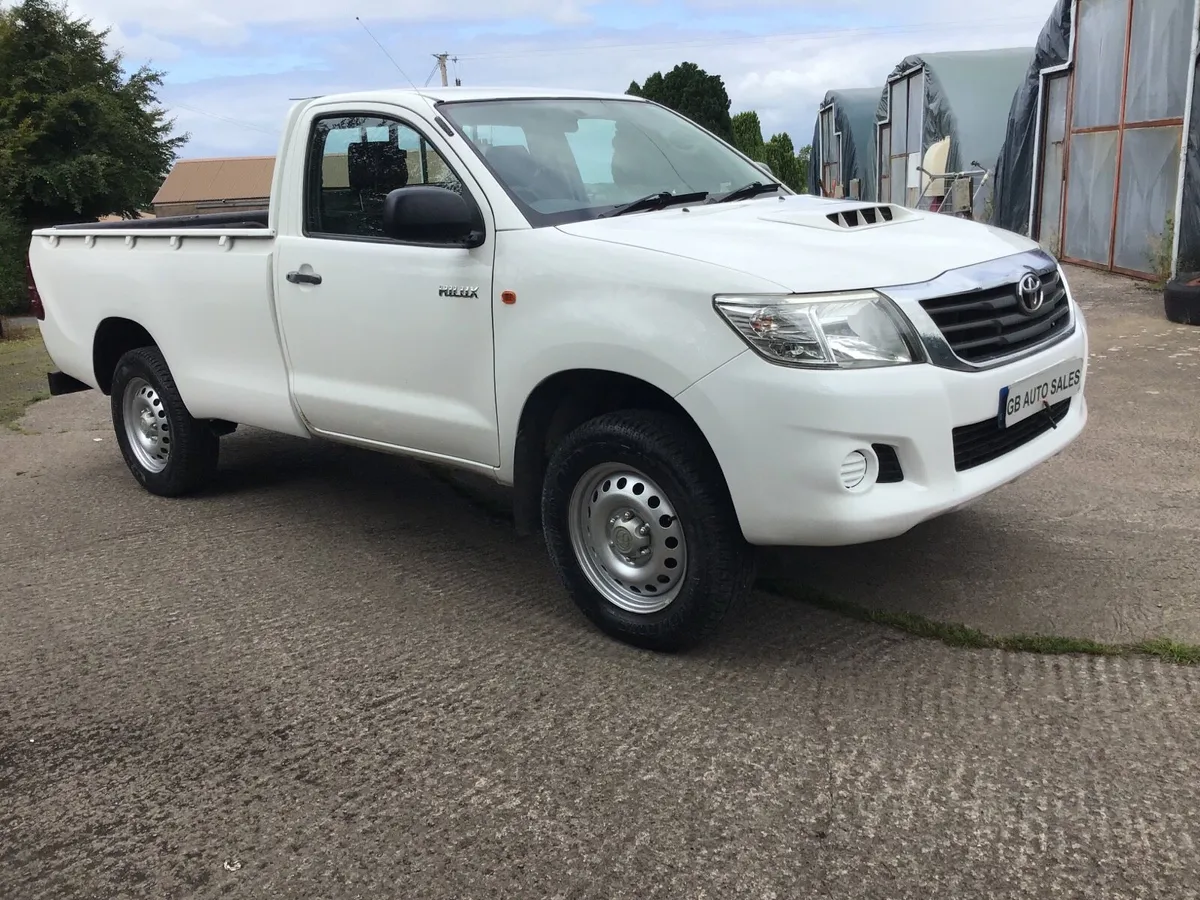 Toyota Hilux - Image 2