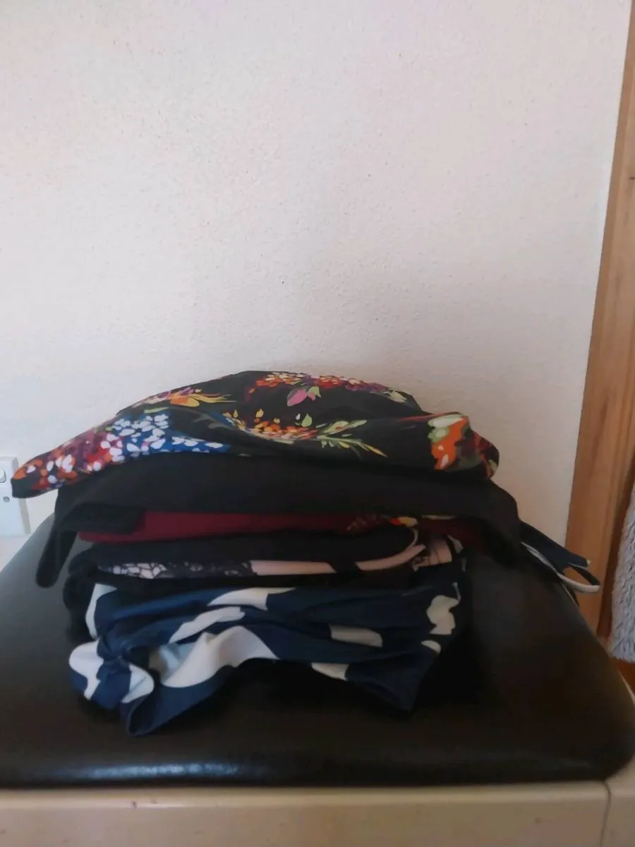 Womens clothes - Image 2