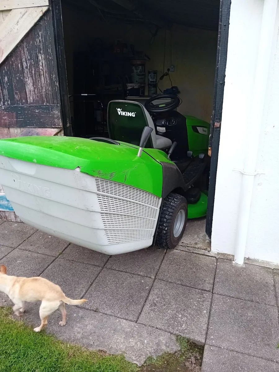 Ride on Lawnmower - Image 4