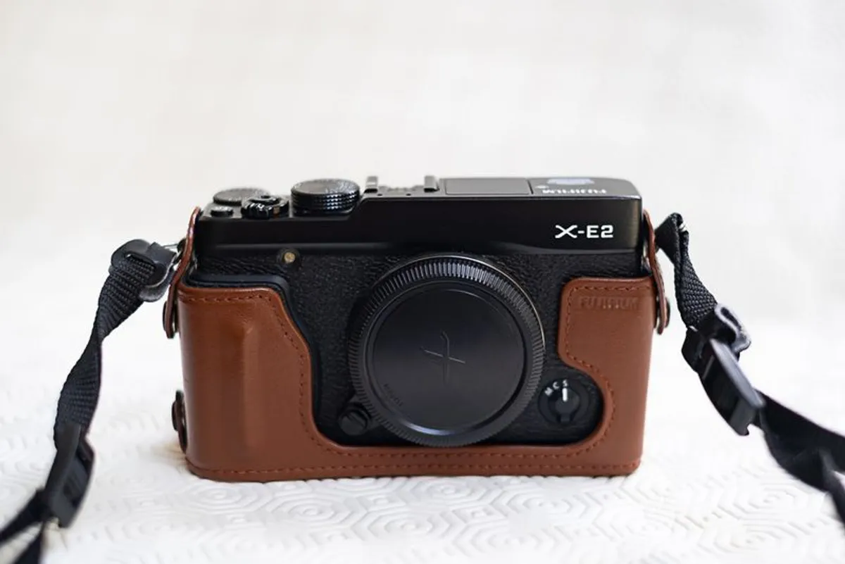 FUJI X-E2 Absolute mint condition - Image 3