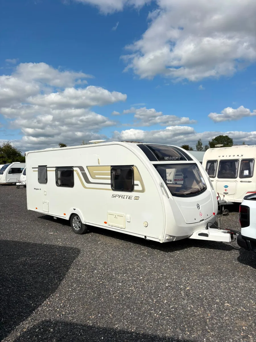 Swift 6 Berth Fixed Bunkbed Caravan - Image 2