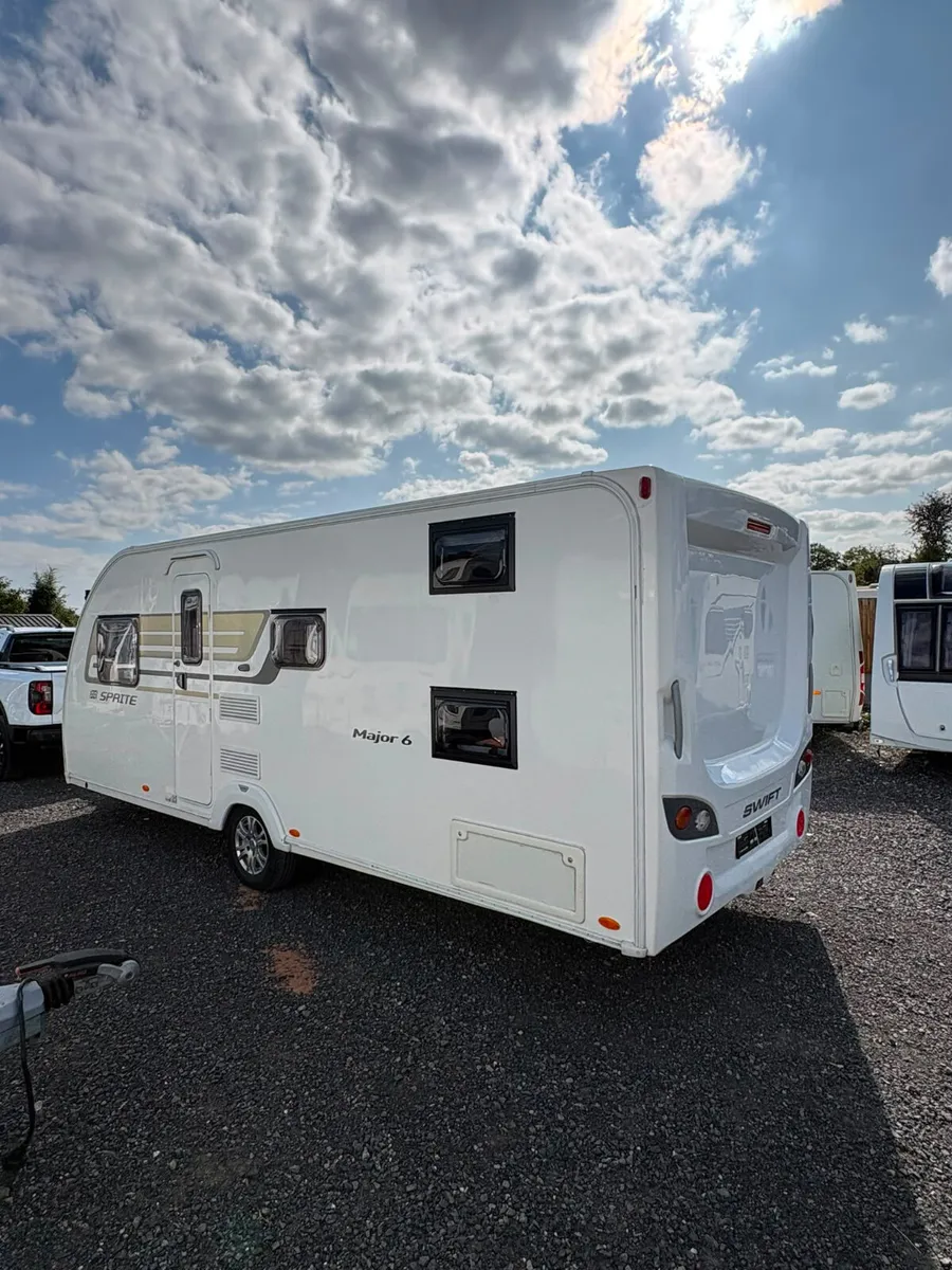 Swift 6 Berth Fixed Bunkbed Caravan - Image 3