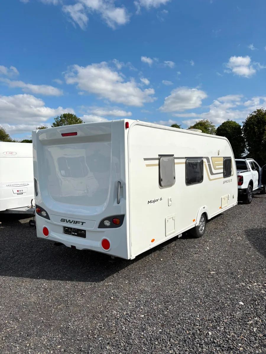Swift 6 Berth Fixed Bunkbed Caravan - Image 4