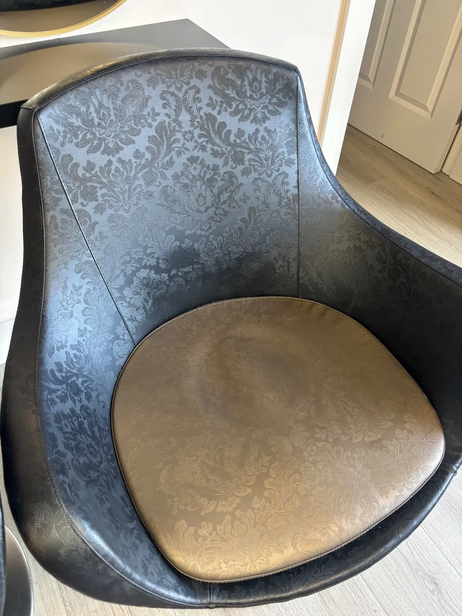 Salon chair - Image 4