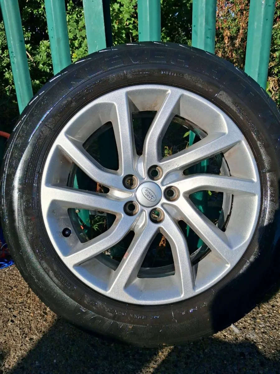 Land rover discovery sport 18" Alloy wheels - Image 3