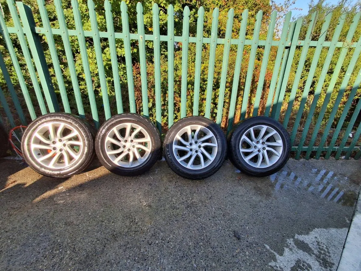 Land rover discovery sport 18" Alloy wheels - Image 4
