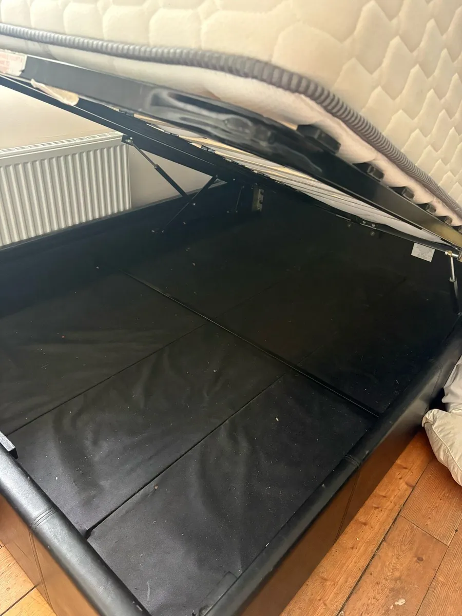 Double bed with storage underneath - Image 2