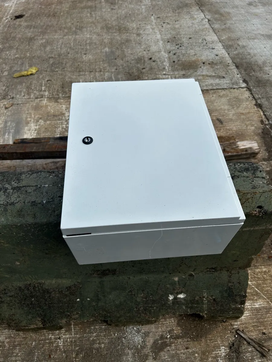 Distribution board water tight and fire resistant - Image 1