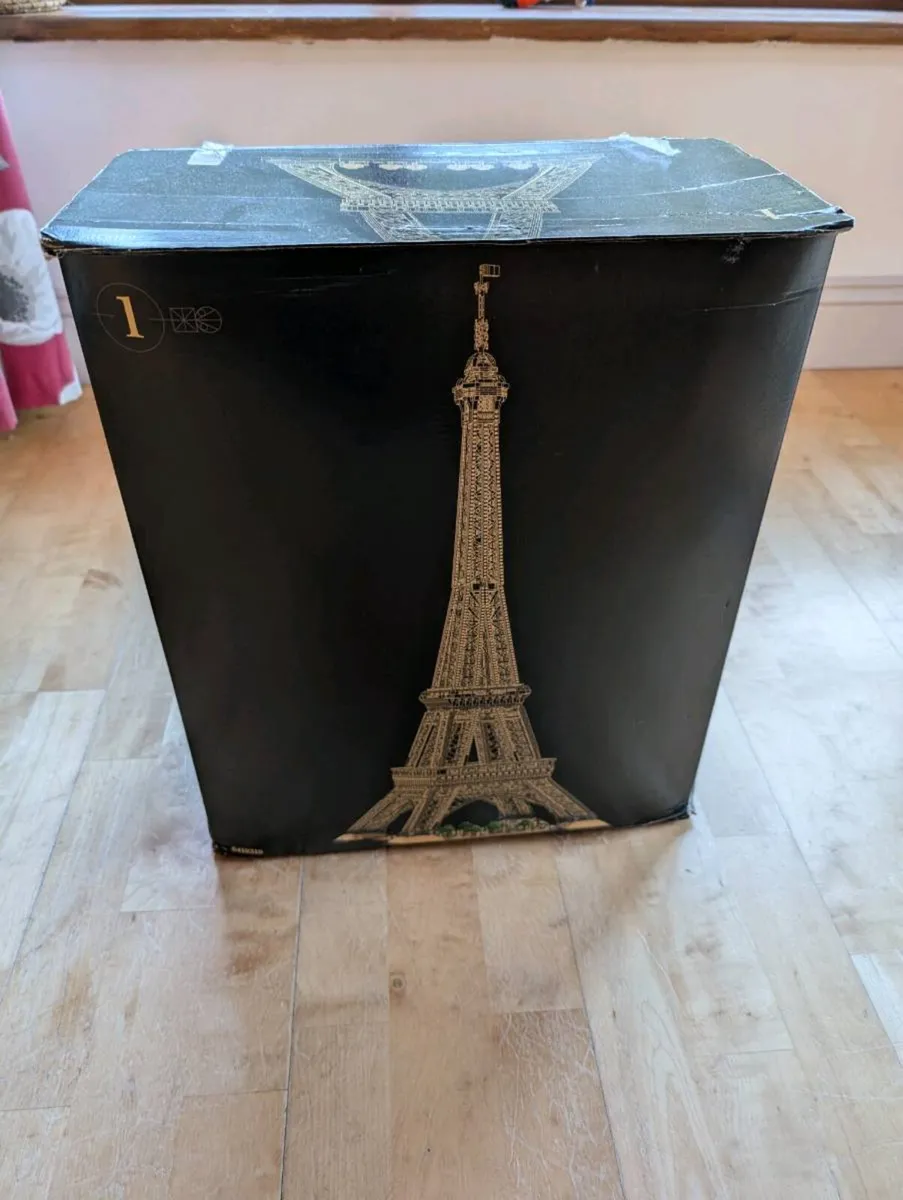 Lego Eiffel Tower - Image 2