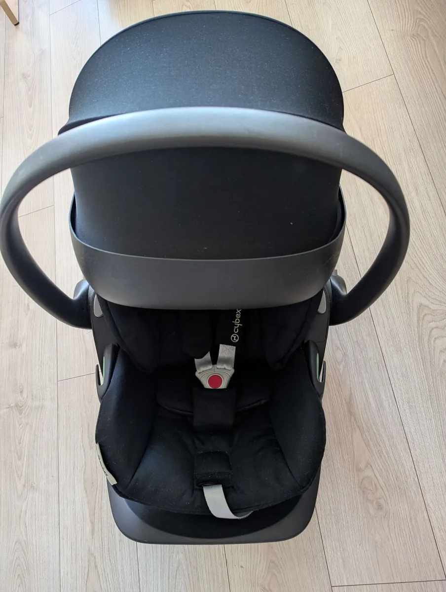 Cybex Cloud G Car Seat + ISOFIX Base (0-24 months) - Image 3