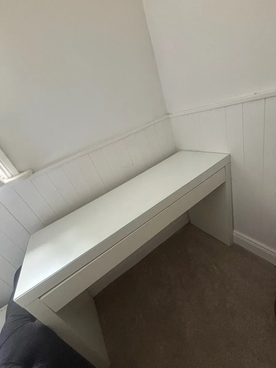 Desk and mirror - Image 4
