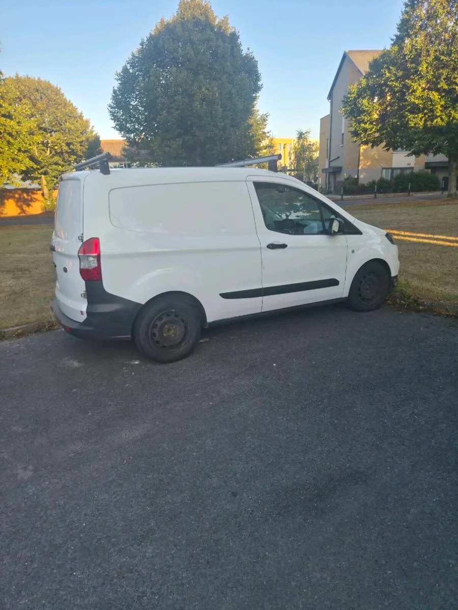 Ford Transit Courier - Image 1