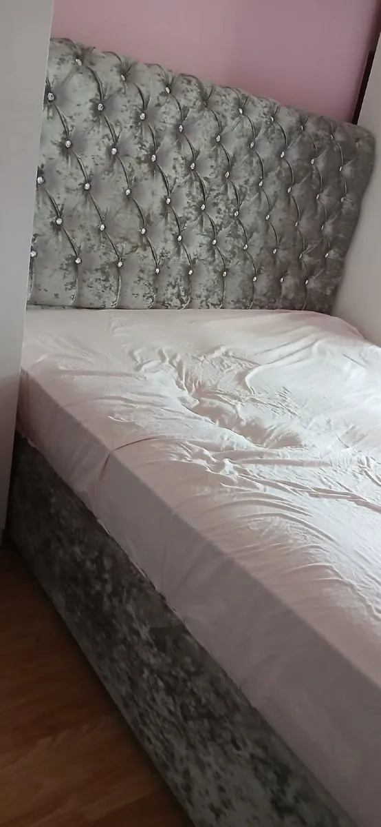 Double  sleigh bed - Image 1
