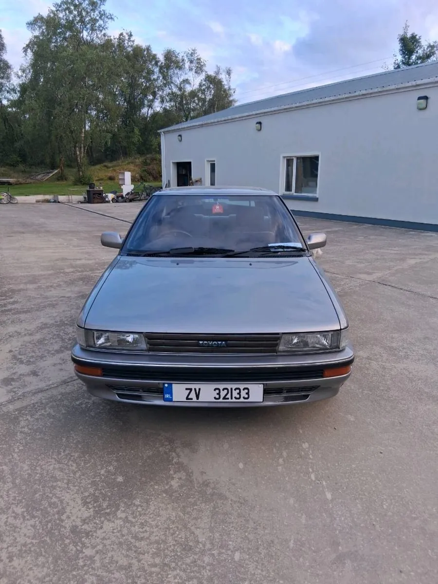 Toyota Corolla Executive - Image 2