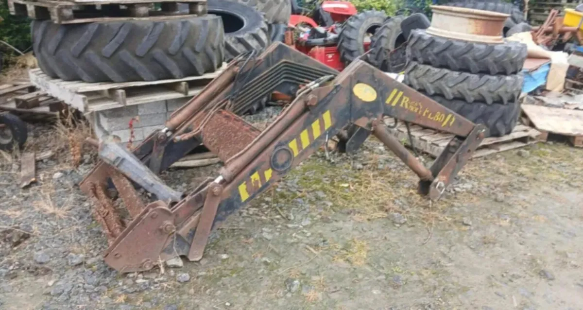 Rossmore Loader to Suit 390 - Image 3