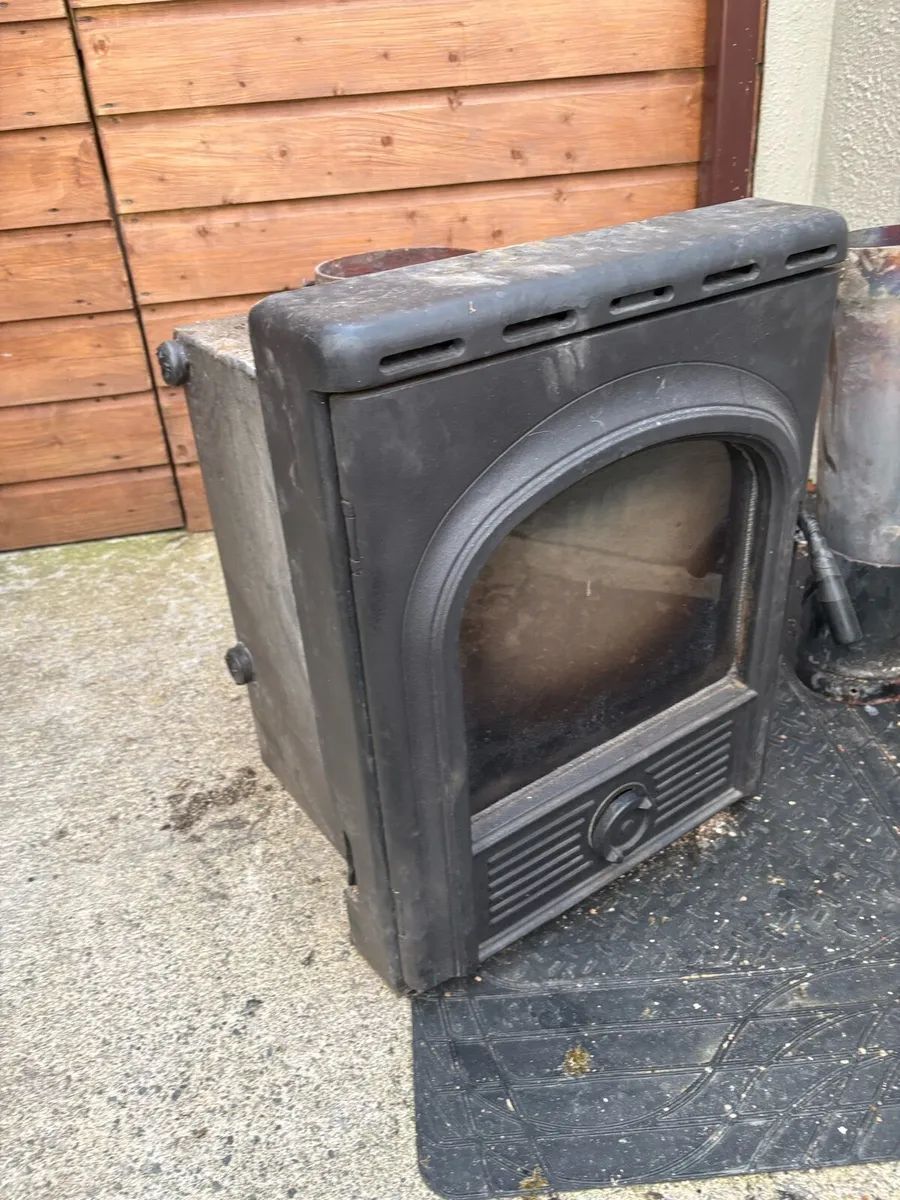 Stove with back boiler - Image 2