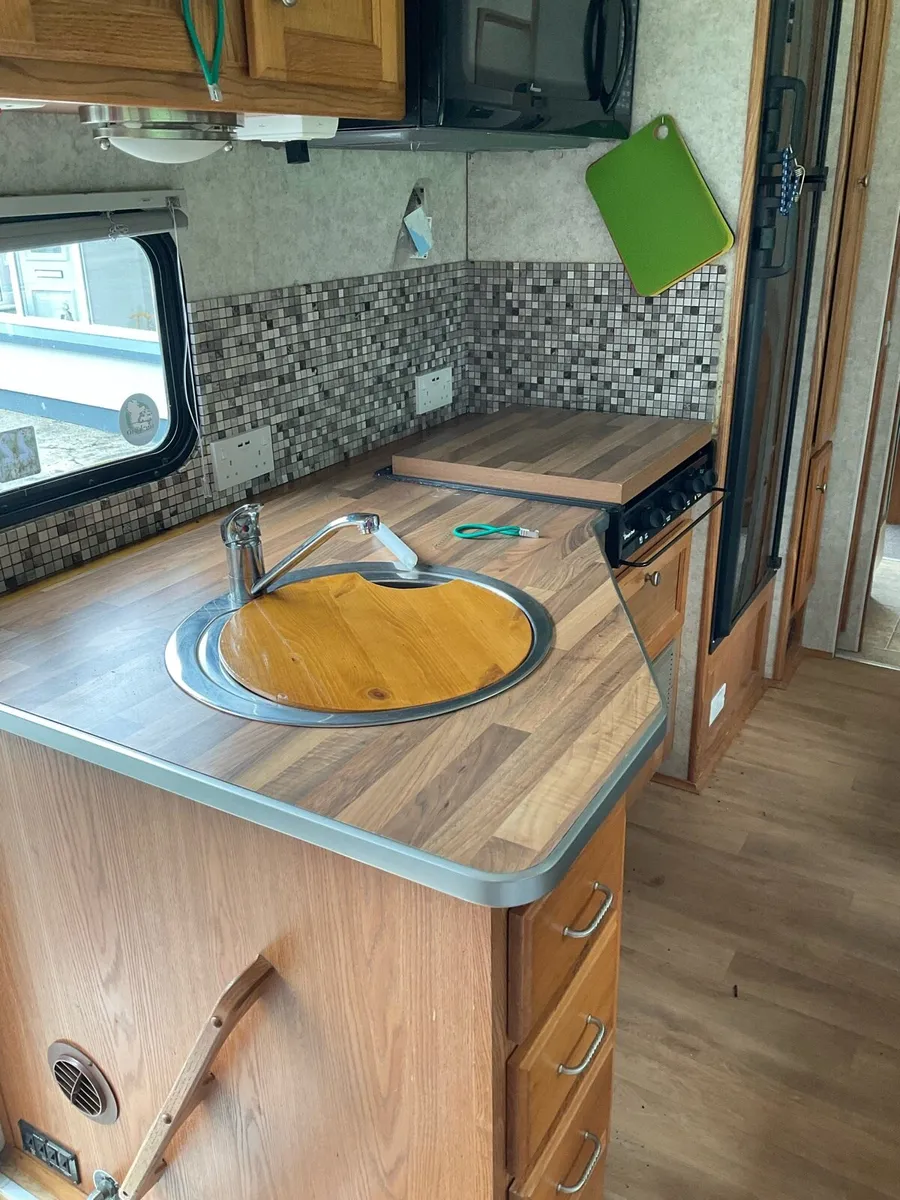 Rv campervan - Image 4