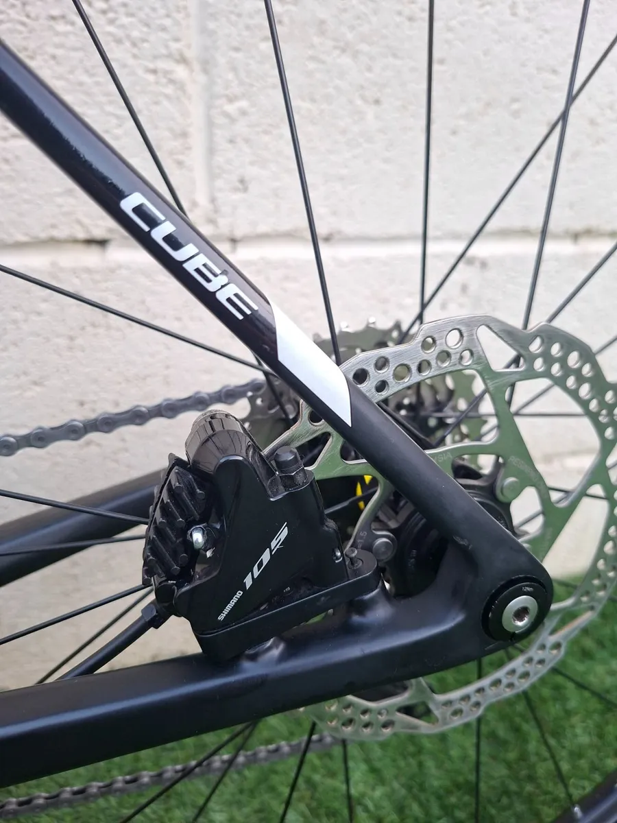 Cube Attain Carbon Road Bike - Image 4