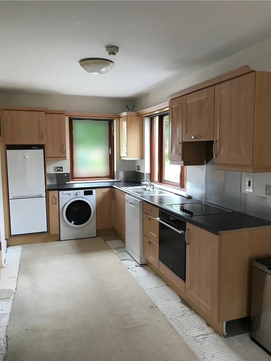 Kitchen including appliances - Image 3