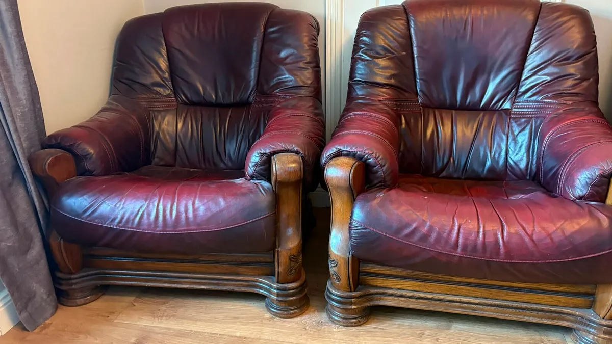 Leather couch & chairs 3 1 1 - Image 3