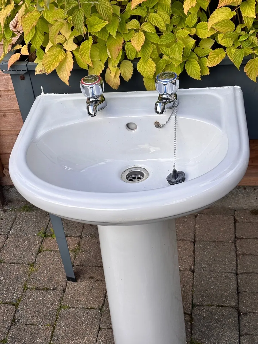 WC toilet, cistern, wash hand basin and pedestal - Image 1