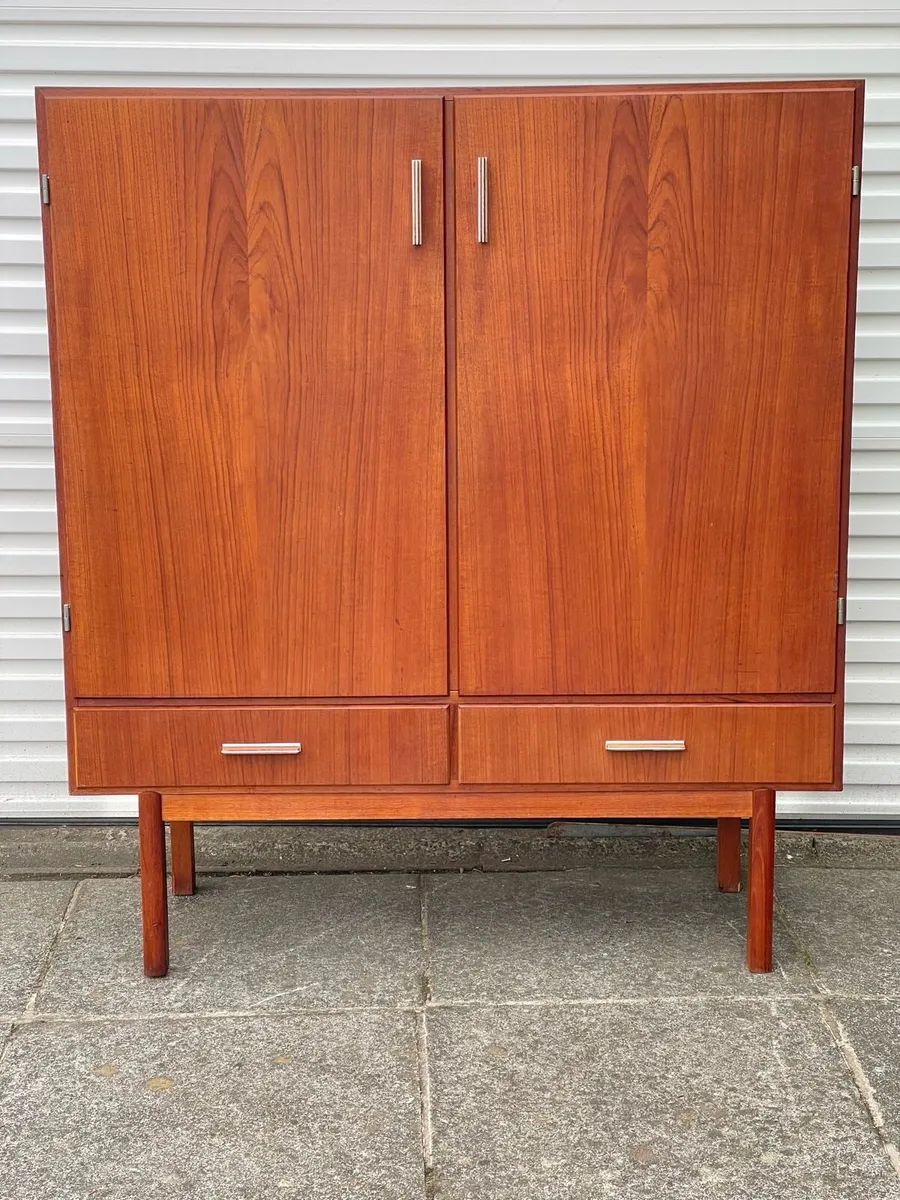 Mid century Danish cocktail house - Image 2