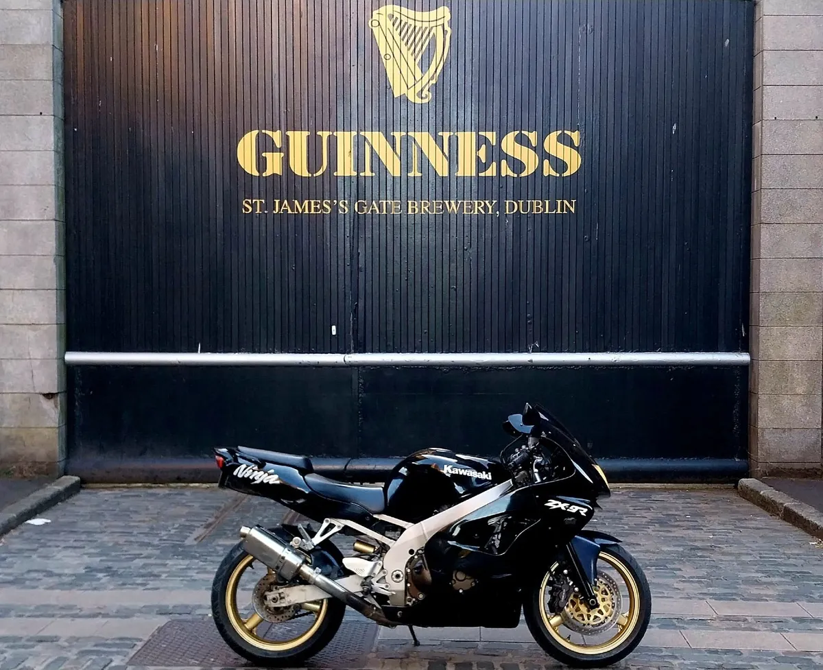 KAWASAKI ZX9R - Image 1