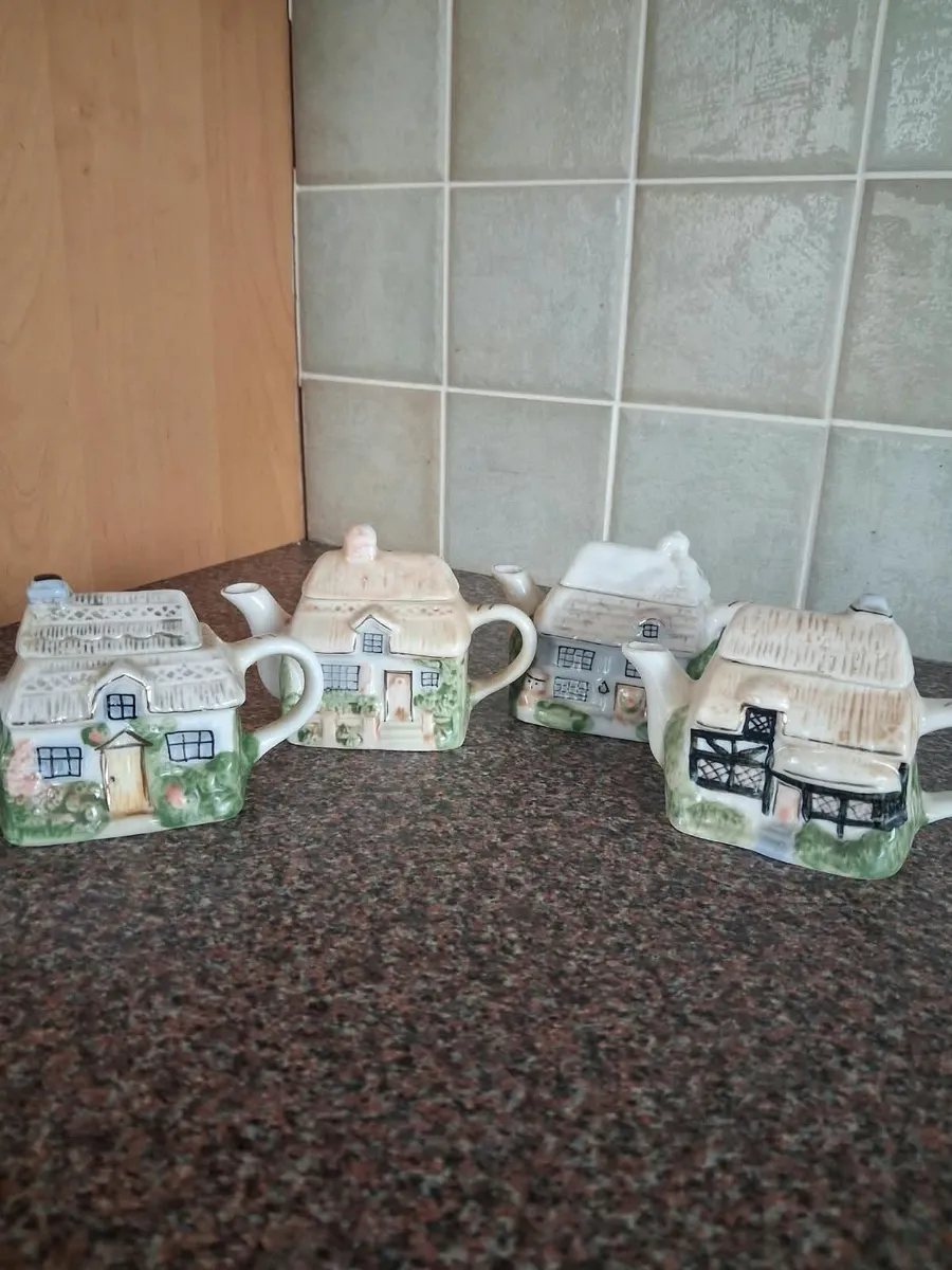Vintage Miniature Cottage Teapots Collection (Set - Image 1
