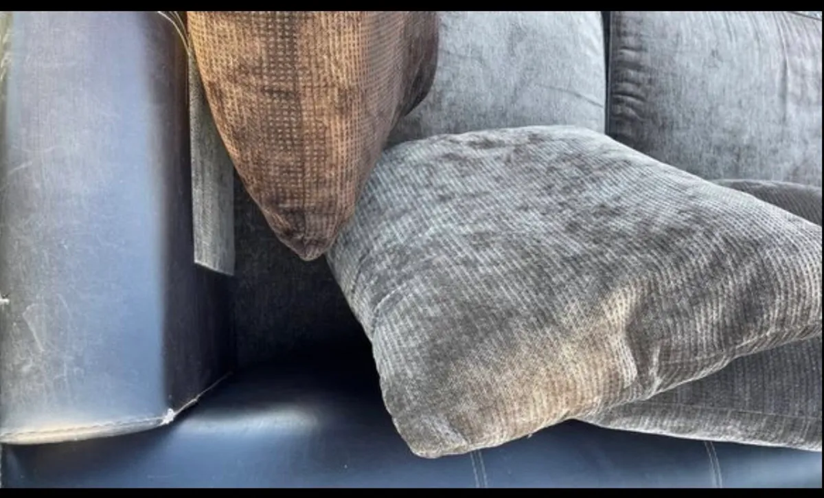 Large corner sofa - Image 4