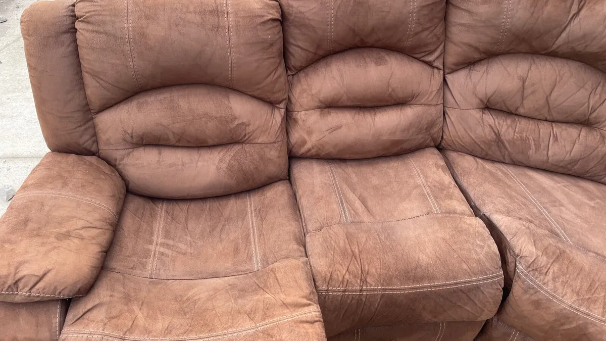 Large Recliner  corner sofa - Image 4