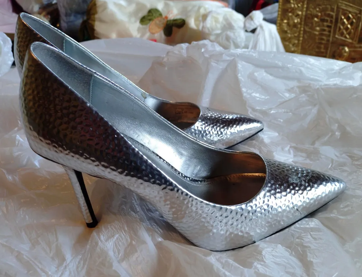 Katie Perry Silver High Heel Shoes (uk 8) Used. - Image 2