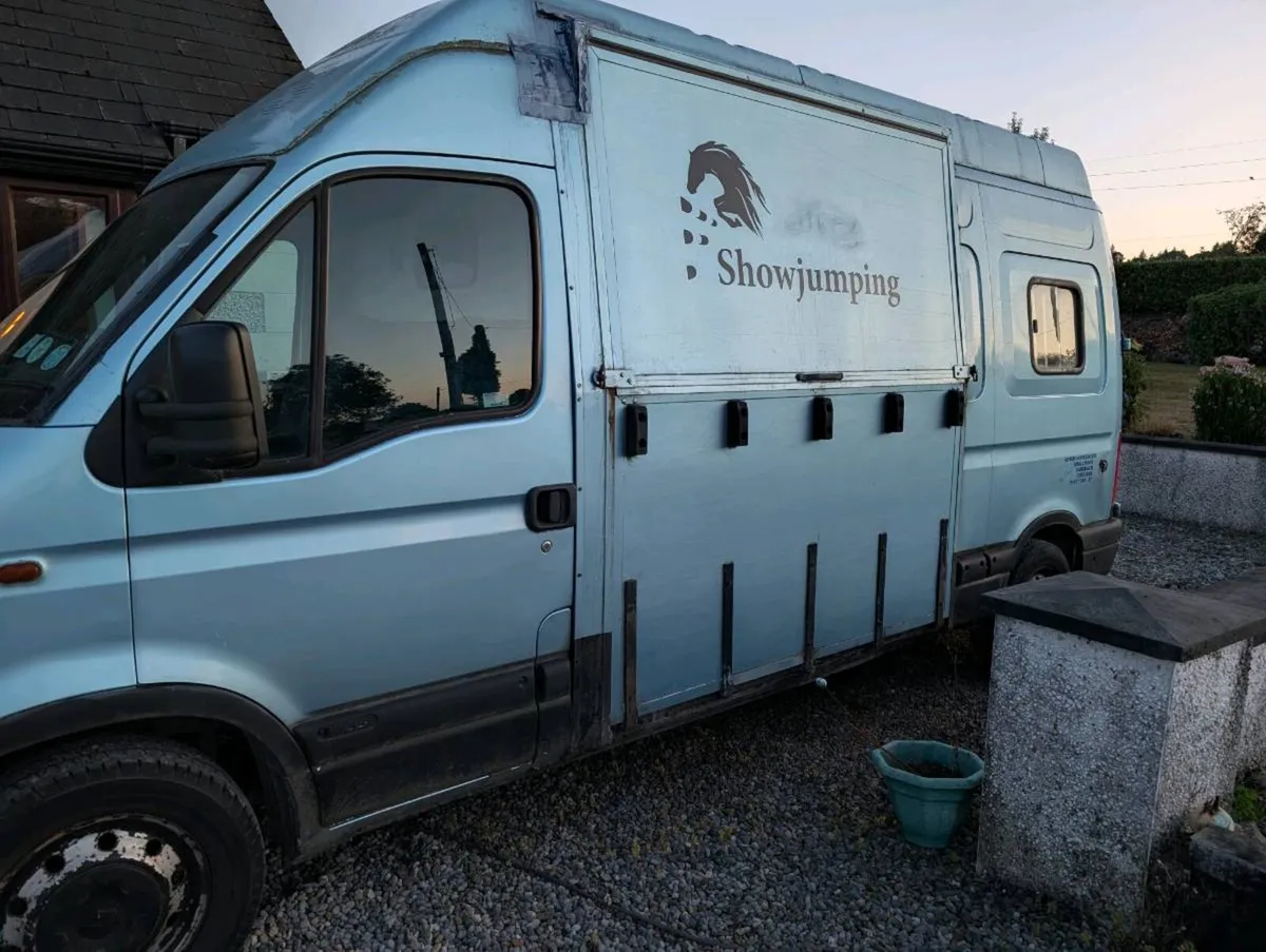 Horse van - Image 2