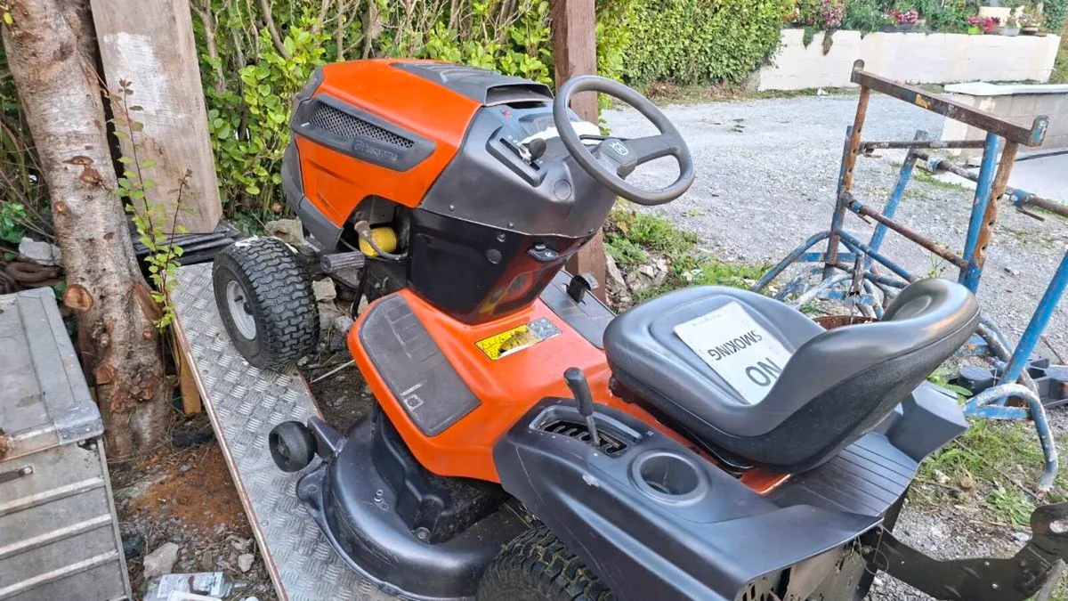Ride on mower - Image 1