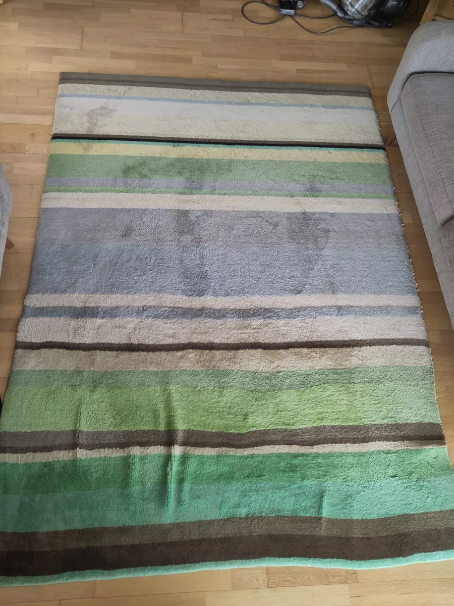Cool green carpet - Image 3
