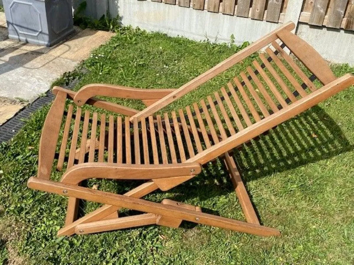 4 teak garden chairs + 2 teak recliner chairs - Image 1