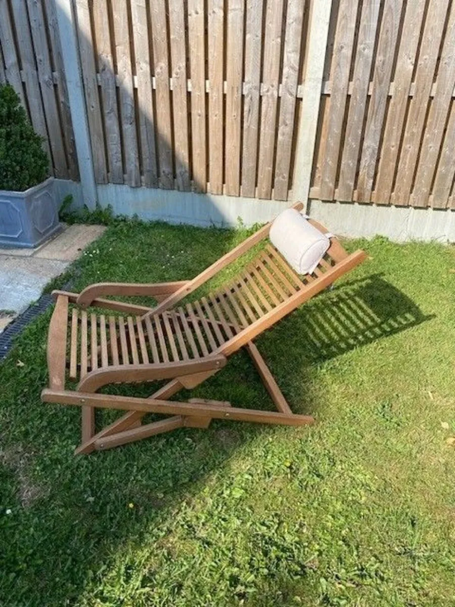 4 teak garden chairs + 2 teak recliner chairs - Image 4
