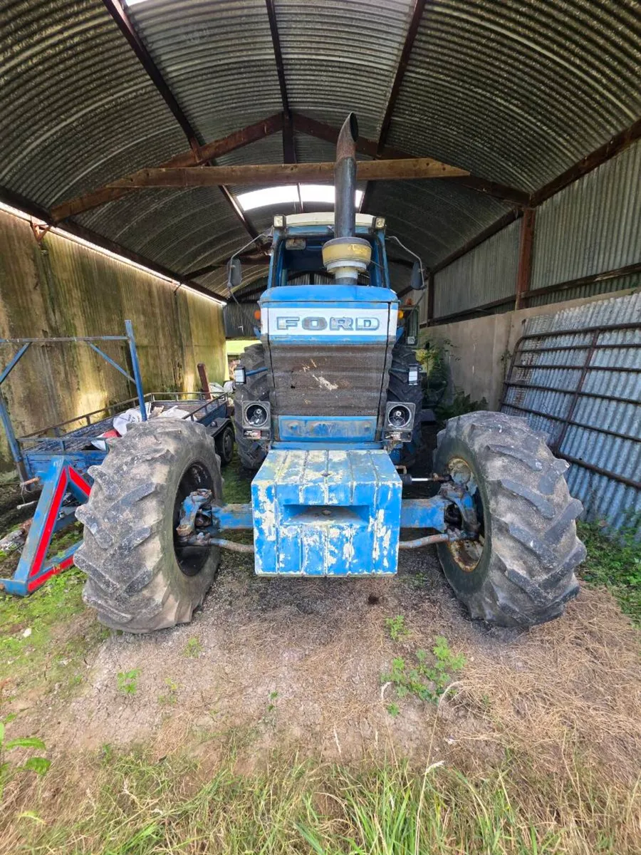 Ford TW20 tractor - Image 1