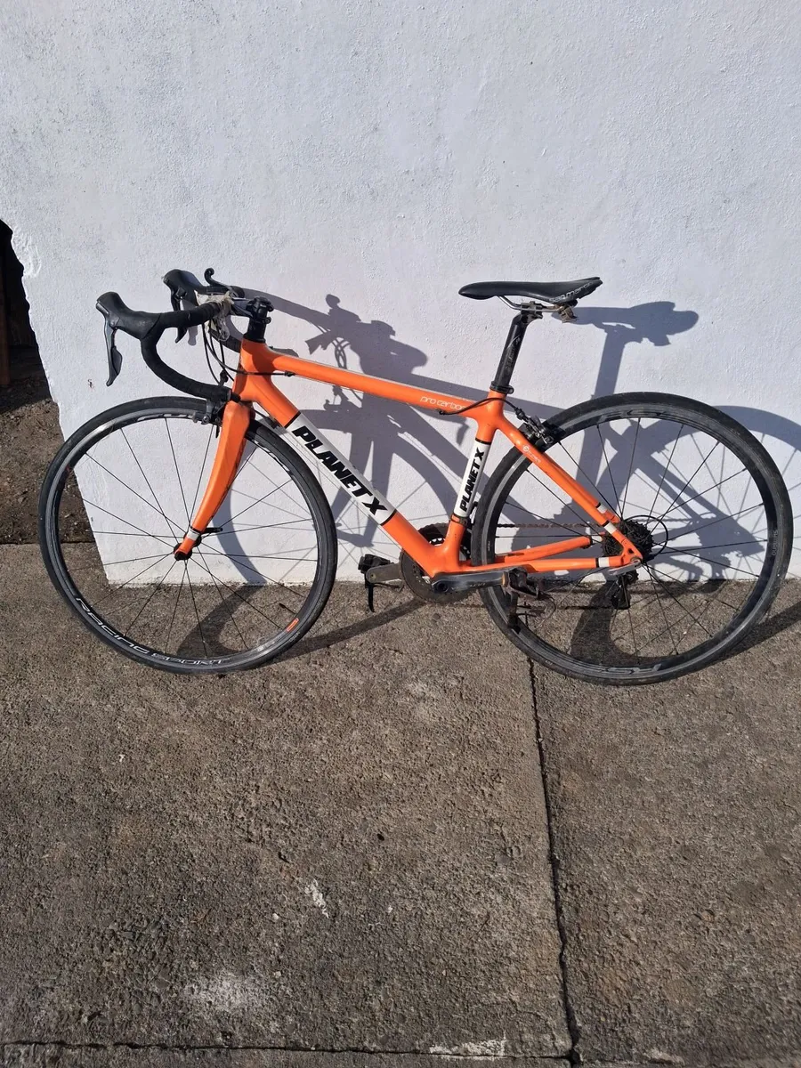Carbon race bike frame - Image 1