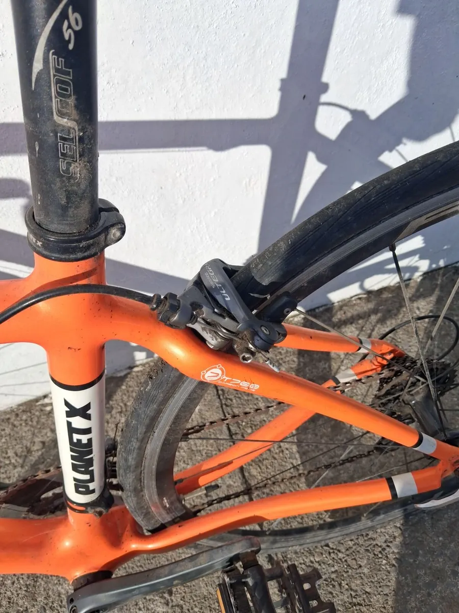 Carbon race bike frame - Image 3