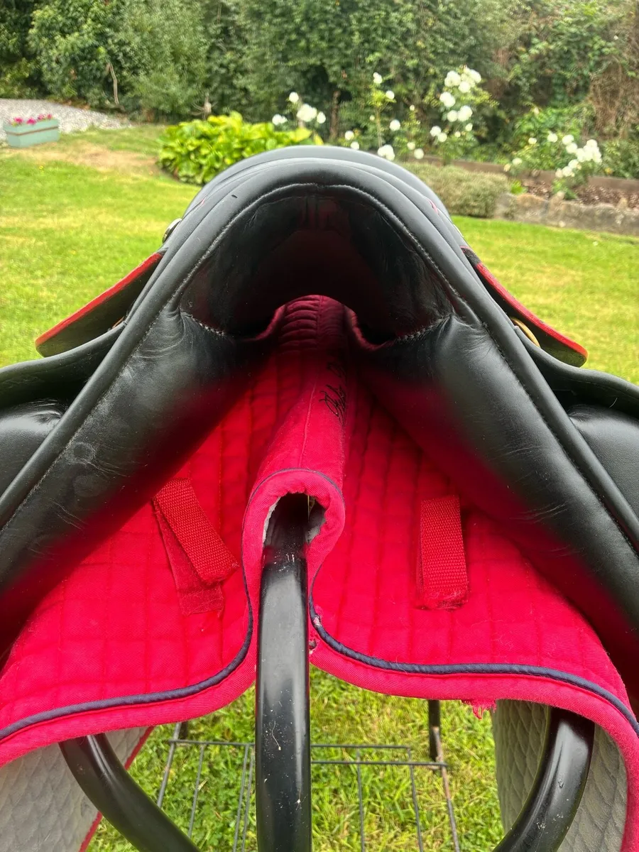 17”, Alan Ward Medium Dressage Saddle - Image 4