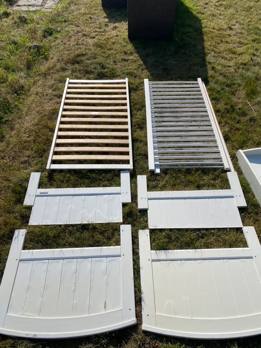 Free Mamas & Papas Cot & Changing table - Image 2