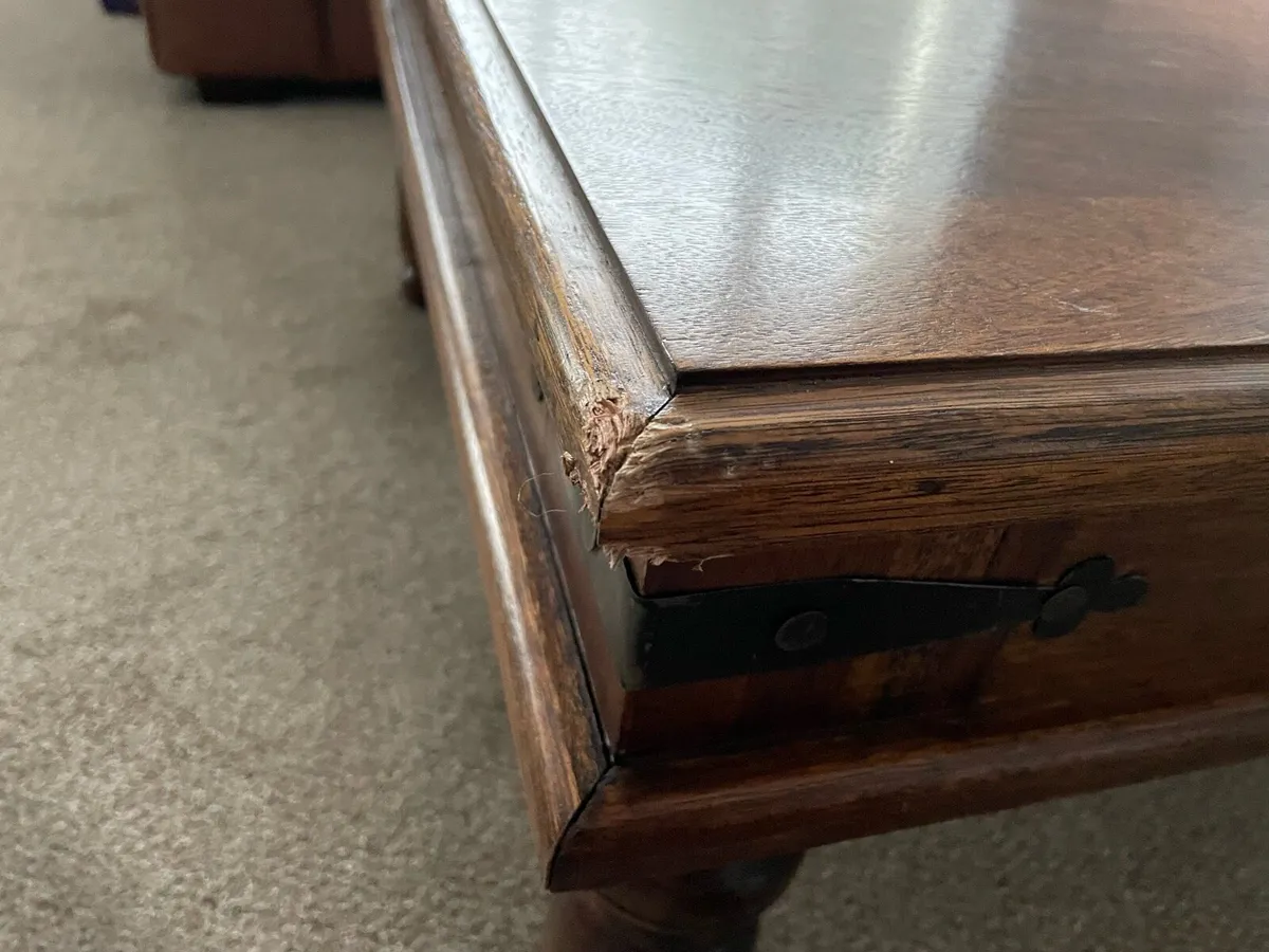 Beautiful Coffee Table - Image 2