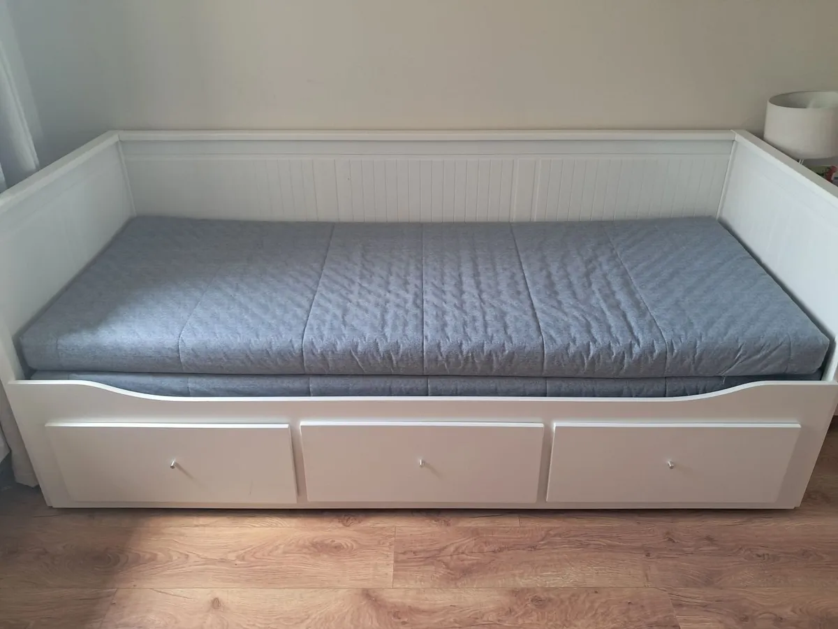 IKEA Hemnes bed with 3 drawers and two mattresses - Image 1