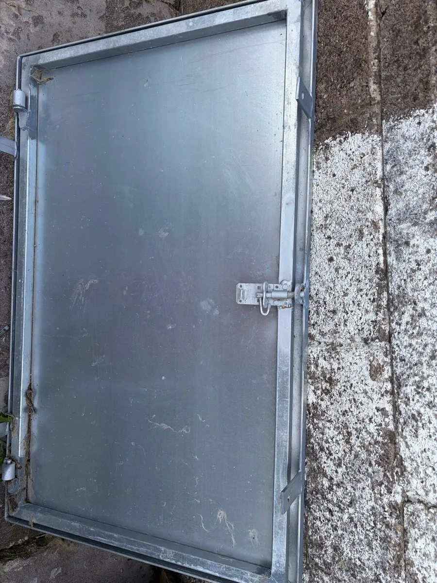 Gates - Image 1