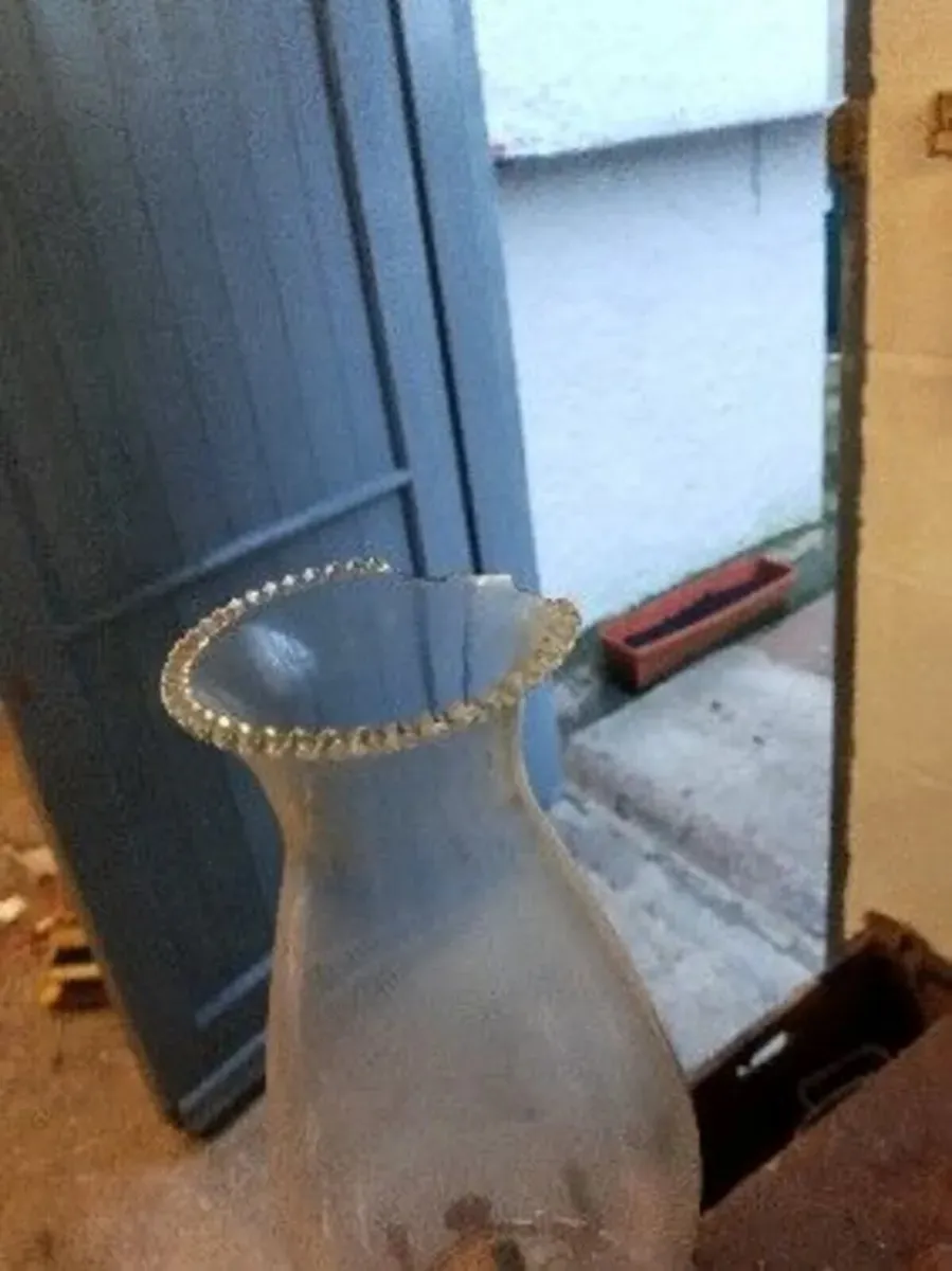 Vintage glass oil lamp - Image 2